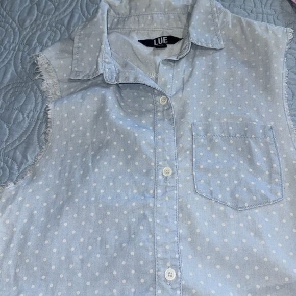 Sleeveless Polka Dot Button-Up Shirt By Lue Light Blue With Frayed Armholes M - Picture 4 of 10
